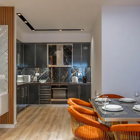 Mato Luxury Apartment Sarande