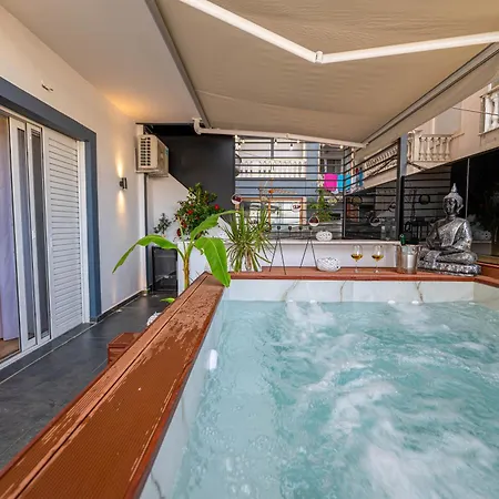 Mato Luxury Apartment Sarande